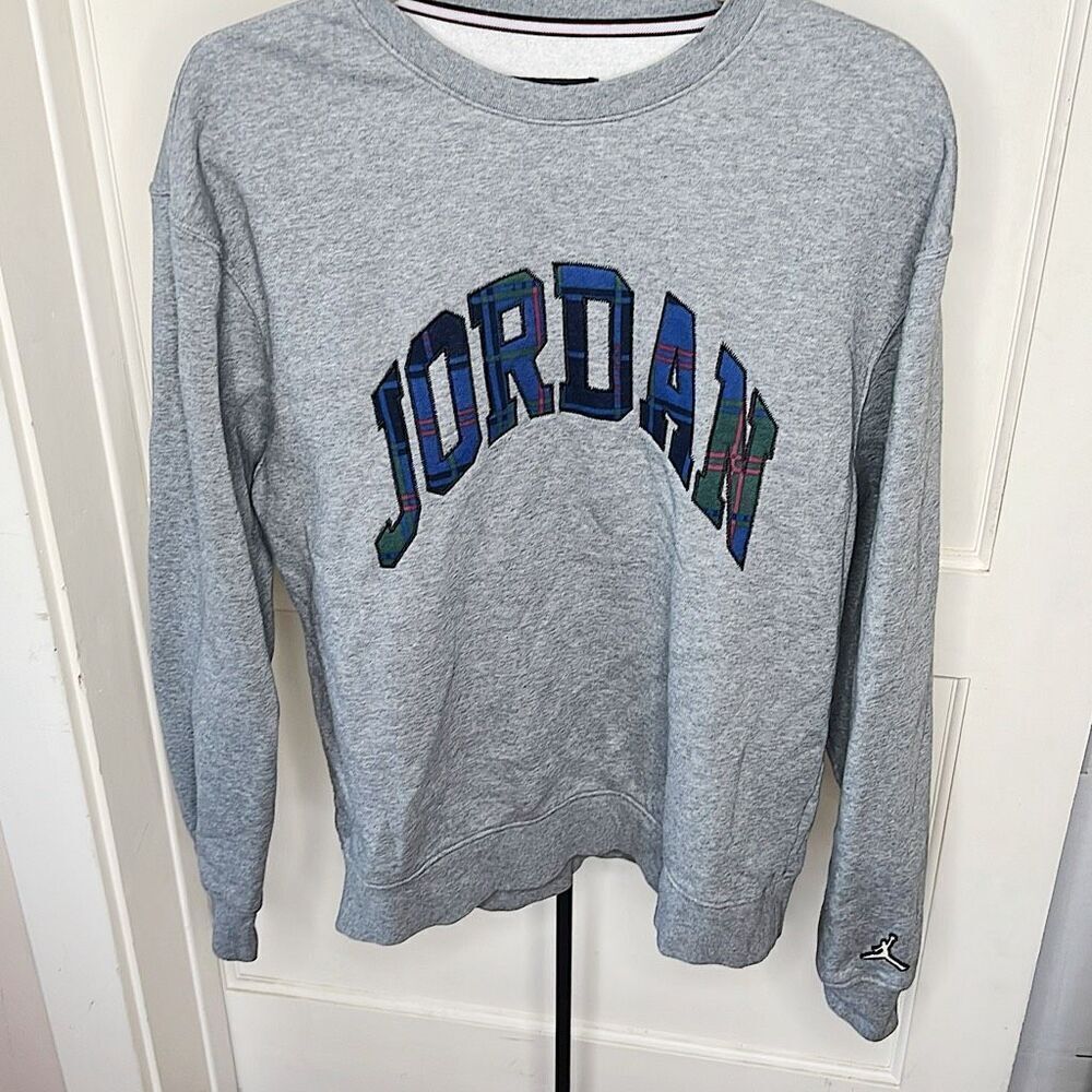 Jordan Men's Essential Holiday Fleece Crew in Grey/Plaid Size Medium Unisex Spel